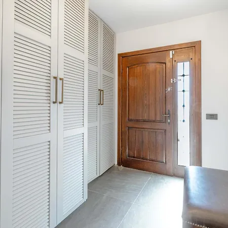 Elegant Private Pool & Stunning Views