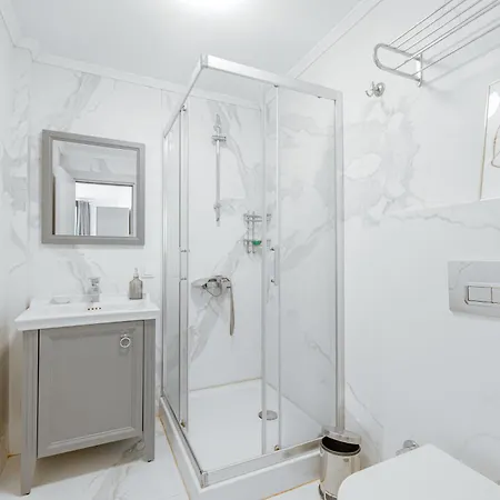 Elegant Private Pool & Stunning Views Villa *