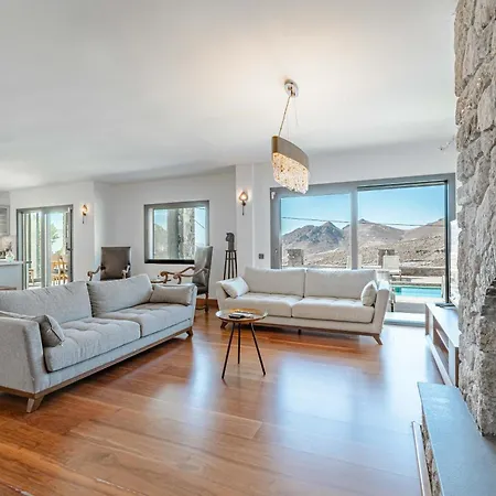 Villa Elegant Private Pool & Stunning Views *