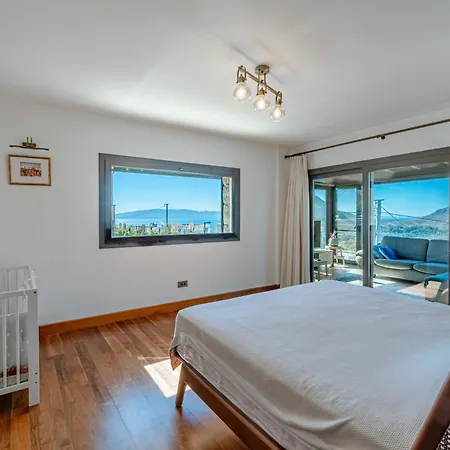 Elegant Private Pool & Stunning Views בודרום