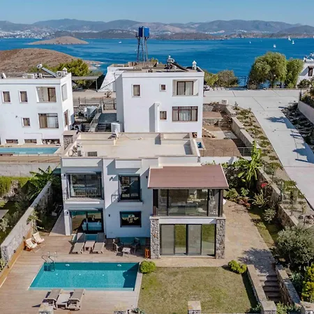 Elegant Private Pool & Stunning Views וילה *