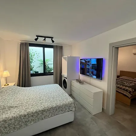 Elegant Private Pool & Stunning Views וילה *