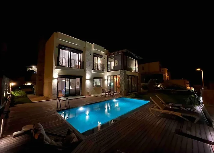 Elegant Private Pool & Stunning Views 빌라 Bodrum