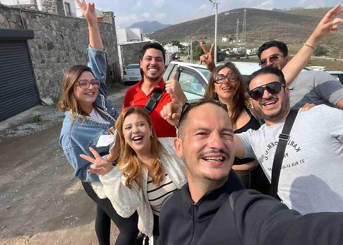 Elegant Private Pool & Stunning Views بودروم