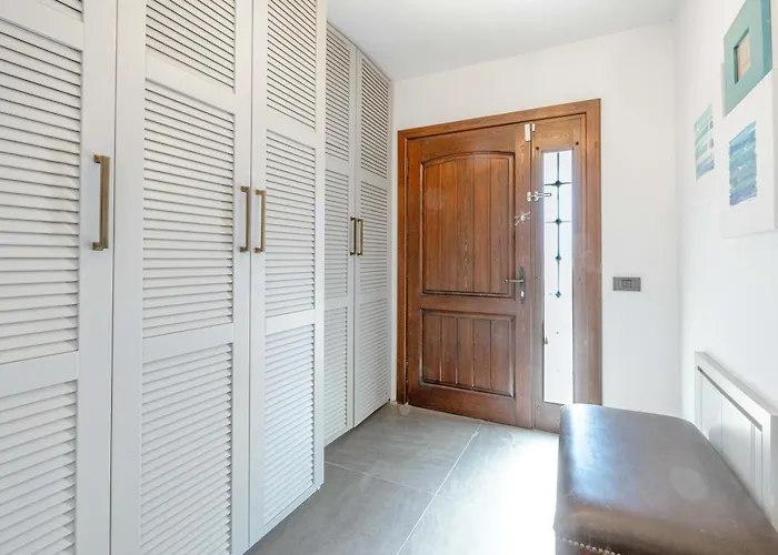 Elegant Private Pool & Stunning Views