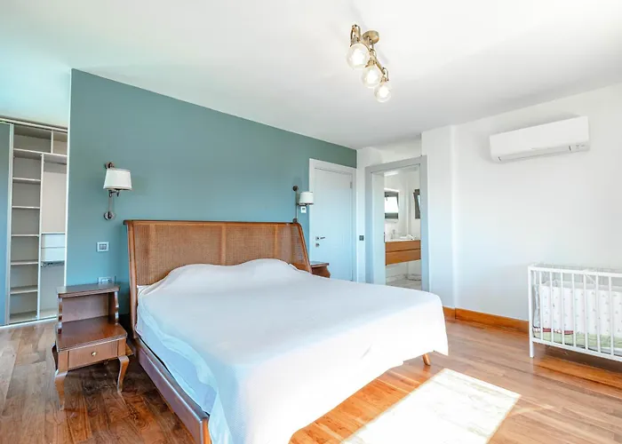 Elegant Private Pool & Stunning Views