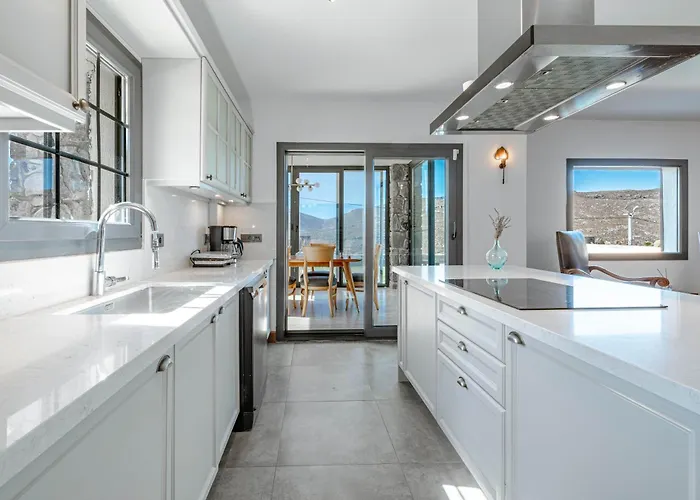 Elegant Private Pool & Stunning Views * بودروم