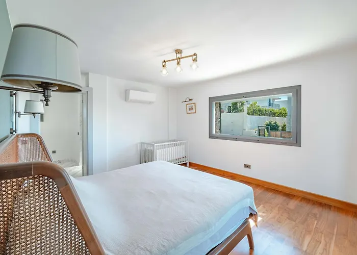 Elegant Private Pool & Stunning Views 빌라 *