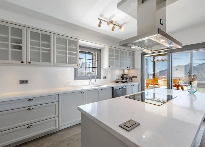 فيلة Elegant Private Pool & Stunning Views بودروم